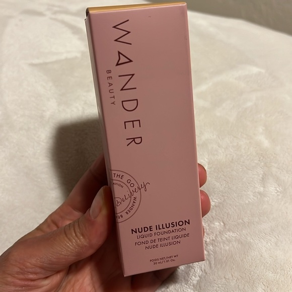 WANDER BEAUTY Nude Illusion Liquid Foundation-Golden Medium - Picture 7 of 10